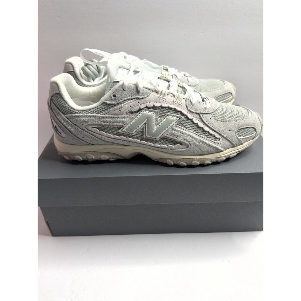 New Balance Women’s 9 204L Low Top Lace-Up Sneakers Sea Foam Green U204L5AV